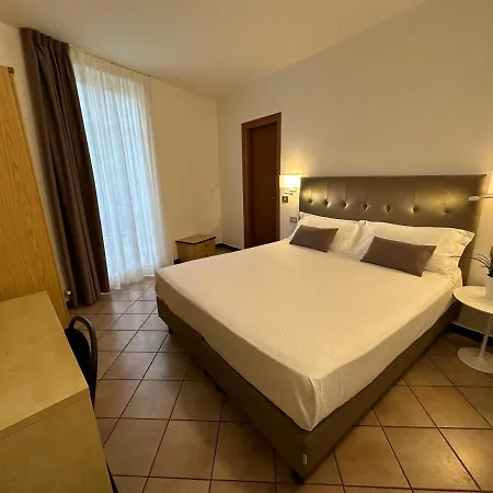 Hotel Franzone 2*